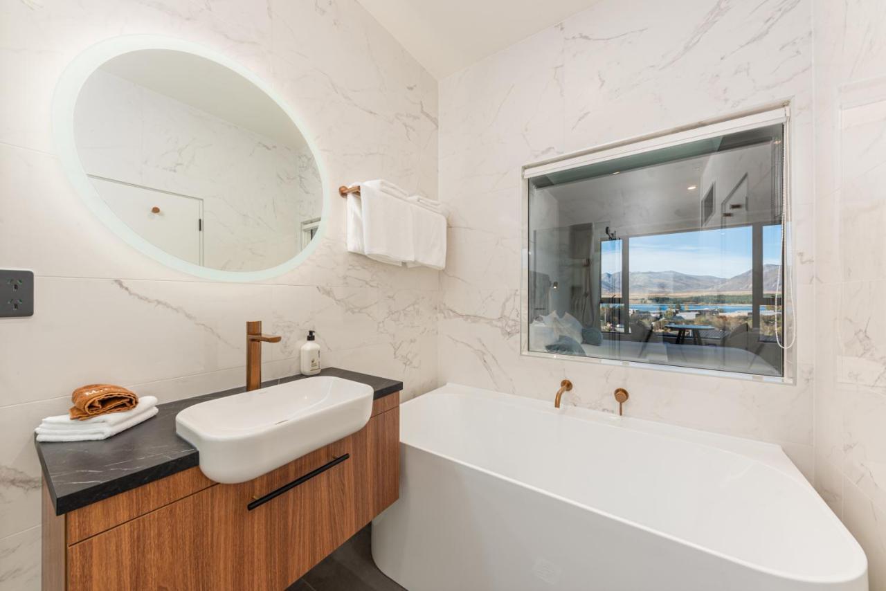 Galaxy Boutique Hotel Lake Tekapo Exterior photo Bathroom
