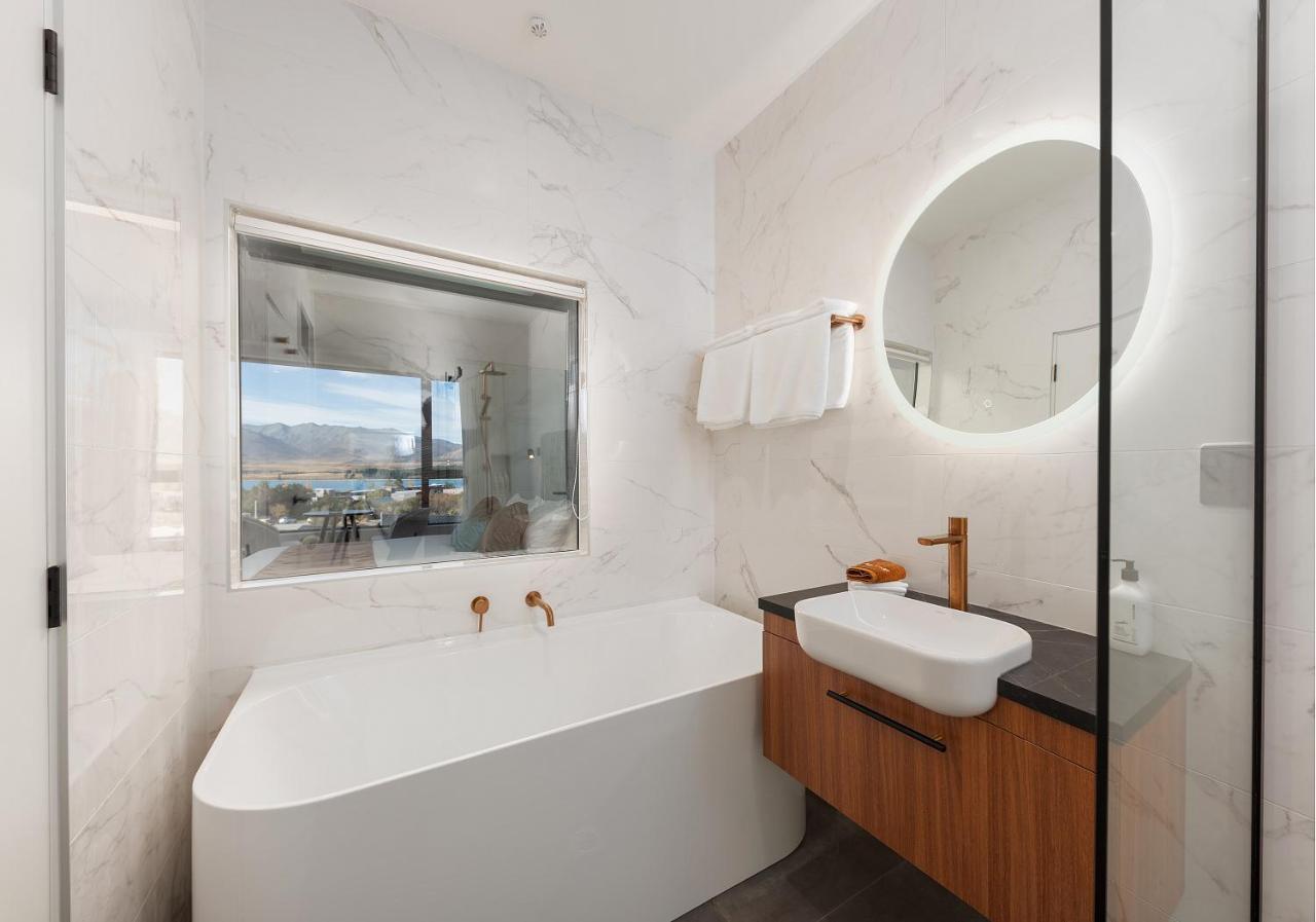 Galaxy Boutique Hotel Lake Tekapo Exterior photo Bathroom