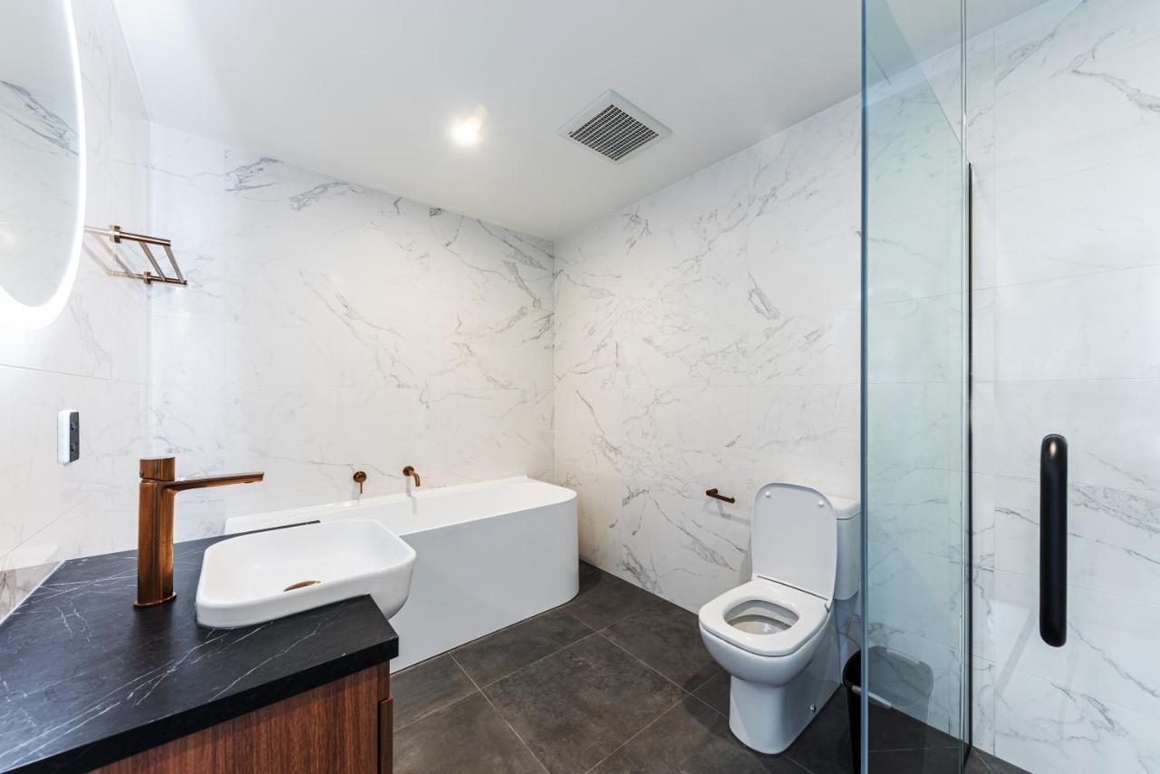 Galaxy Boutique Hotel Lake Tekapo Exterior photo Bathroom