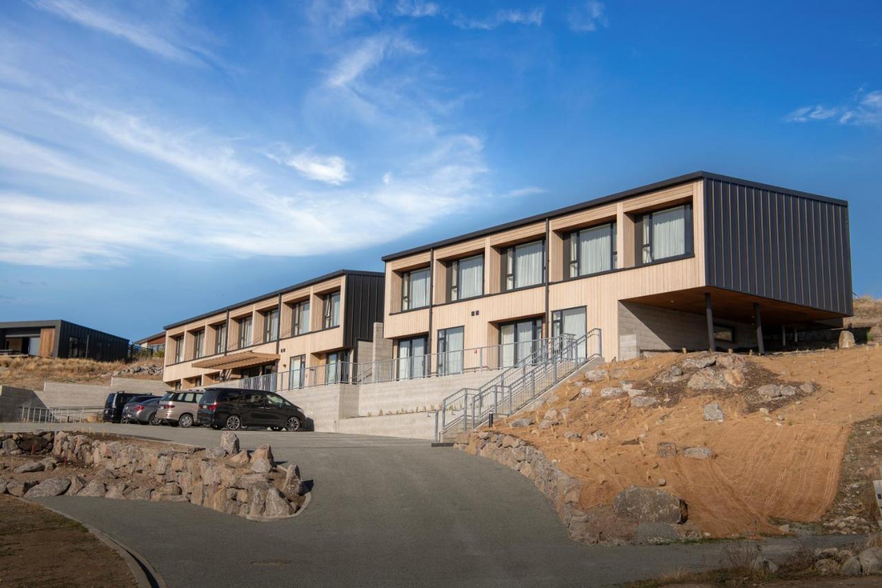 Galaxy Boutique Hotel Lake Tekapo Exterior photo The new library building